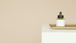 Kaartenset met energetische lichtfrequenties voor bewuste ochtendstart met citroenolie en geurintentie ritueel