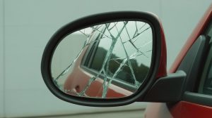 Professionele autoschadebepaling bij erkend autoschadebedrijf in Zoetermeer met moderne apparatuur