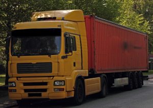Geconditioneerd transport voertuig met gecontroleerde temperatuur voor veilig vervoer van gevoelige goederen en producten